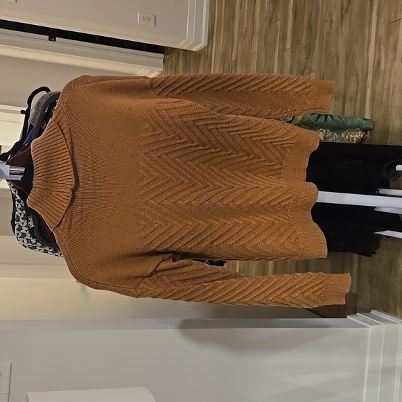 TRUTH sweater. - Picture 3 of 4